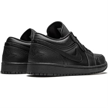krossovki-air-jordan-1-low-tripple-black-553558-091